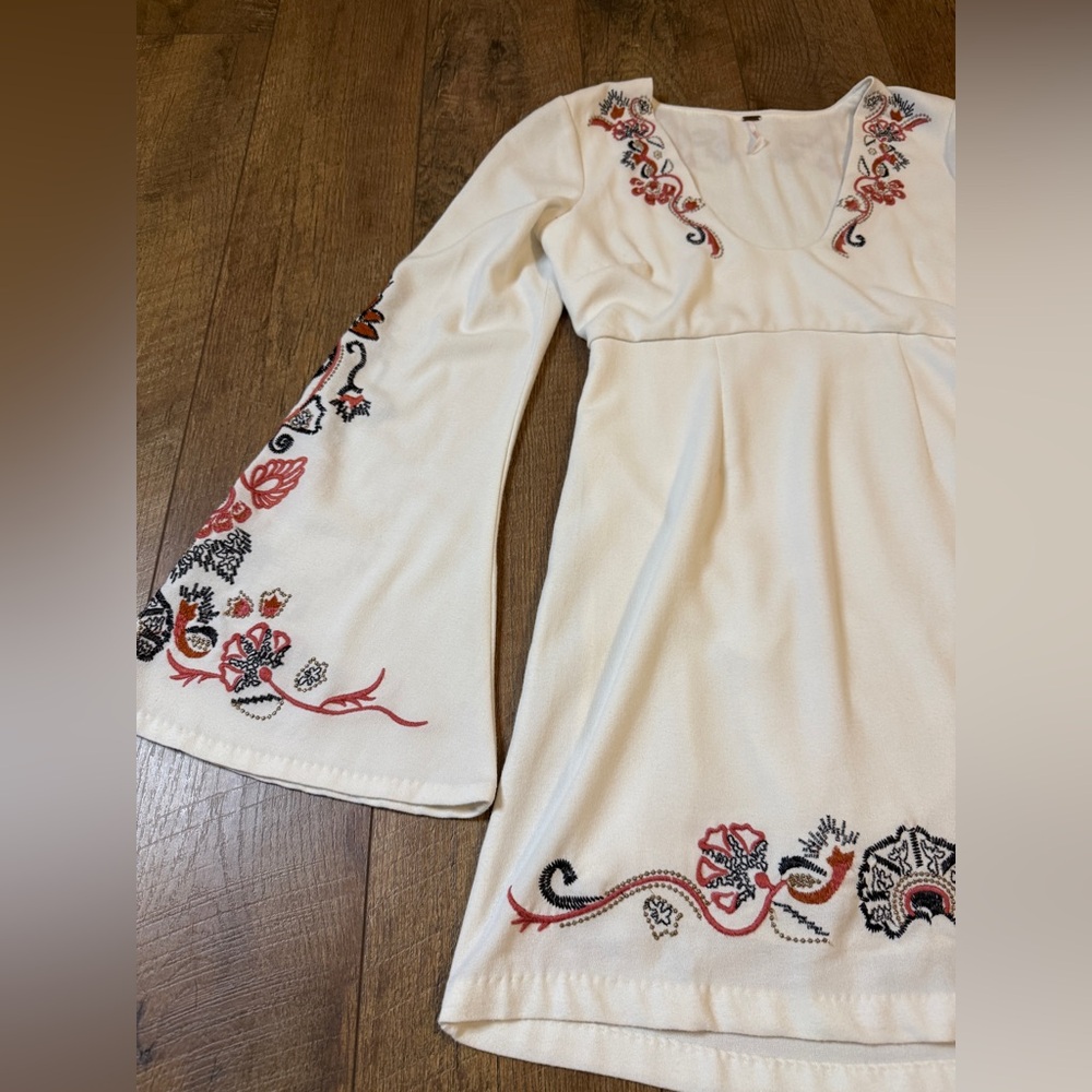 Free People Ivory Floral Embroidered Folk Mini Dress Bell Sleeves Sz - Picture 3 of 13